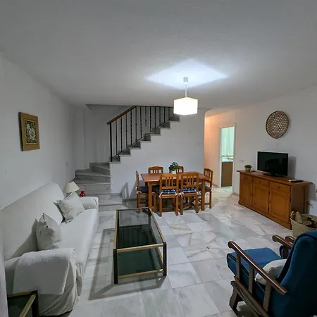 Adosado En Con Piscina Y Chimenea, Cerca De La Playa Holiday home